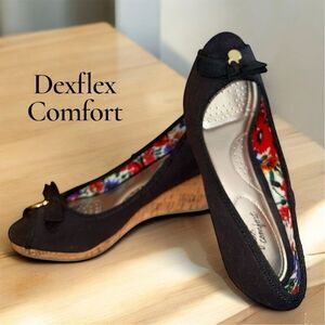 Dexflex Comfort Women's Black Peep Toe Wedges Size 7W Cork Platform